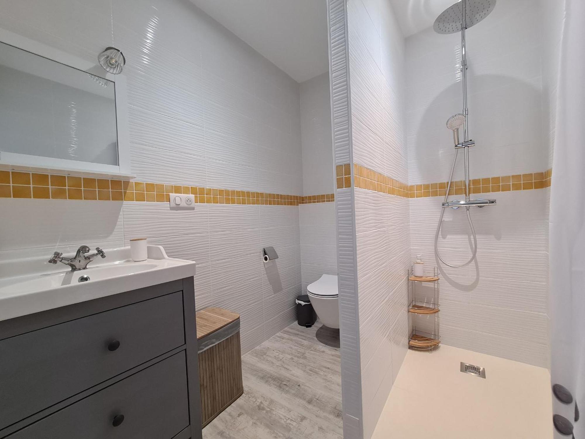Gite Spacieux A Briare Avec Terrasse, Ideale Pour Familles Et Seminaires, Animaux Acceptes. - Fr-1-590-371 Exterior photo