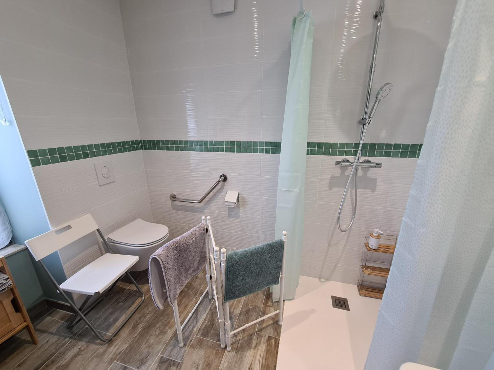 Gite Spacieux A Briare Avec Terrasse, Ideale Pour Familles Et Seminaires, Animaux Acceptes. - Fr-1-590-371 Exterior photo