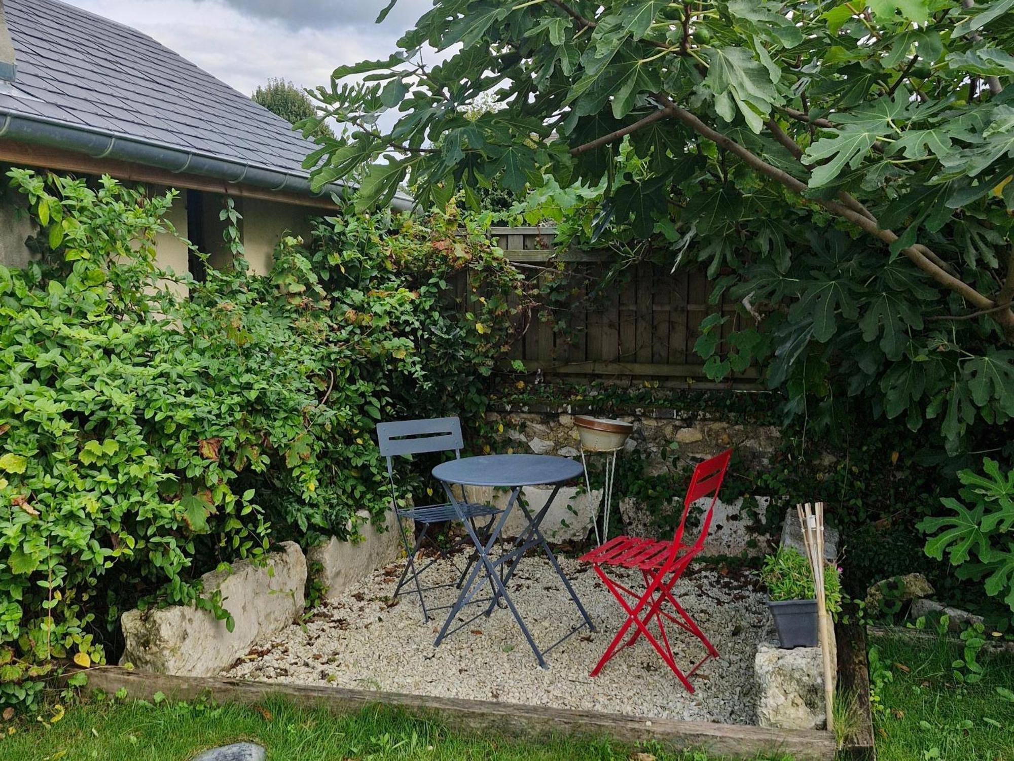 Gite Spacieux A Briare Avec Terrasse, Ideale Pour Familles Et Seminaires, Animaux Acceptes. - Fr-1-590-371 Exterior photo